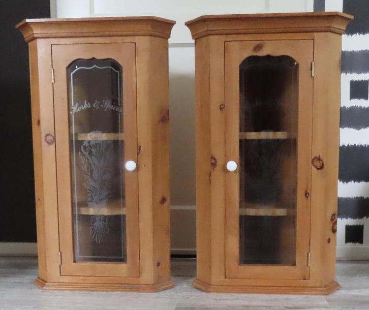 2 Oud grenen hoekhangkastjes, Antiek en Kunst, Antiek | Meubels | Stoelen en Banken, Ophalen