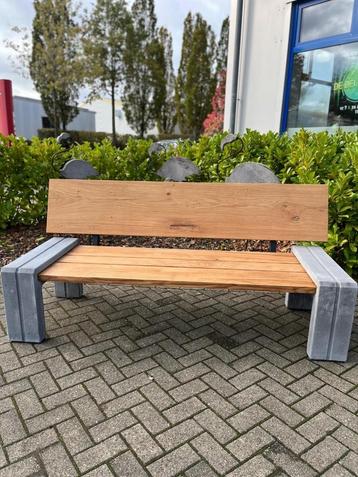 Luxe eiken tuinbank met betonpoten, 2 meter met rugleuning beschikbaar voor biedingen
