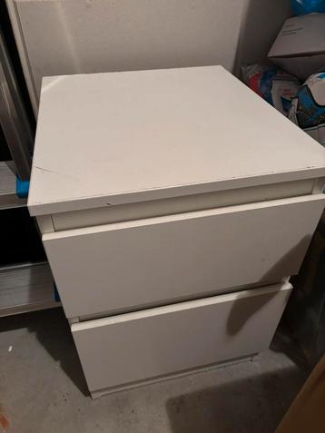 2x Witte ladekast nachtkastje