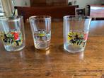 3 leuke kleine glaasjes met jachttafereel 5€, Ophalen, Zo goed als nieuw, Borrel- of Shotglas