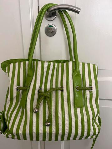 Groen-wit gestreepte handtas beschikbaar voor biedingen