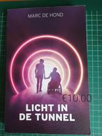 Marc de hond   licht in de tunnel, Boeken, Ophalen of Verzenden, Zo goed als nieuw, Overige