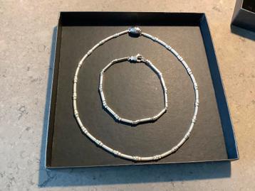 Zilveren design set ketting armband modern chique collier beschikbaar voor biedingen