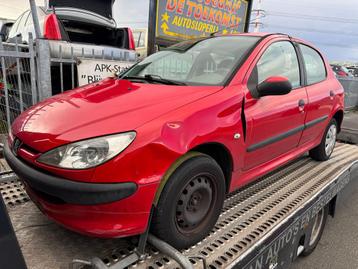 Peugeot 206 1.4 One-line 2007 veel onderdelen voorradig  beschikbaar voor biedingen