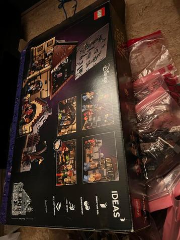 Lego Ideas 21341 Hocus Pocus: The Sanderson Sister's Cottage beschikbaar voor biedingen