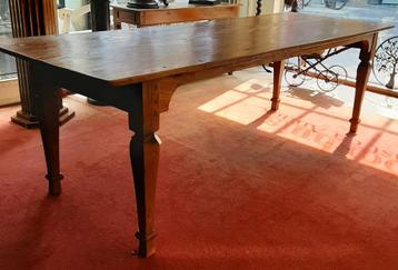 Antieke Franse Tafel beschikbaar voor biedingen