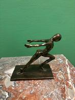 Antieke bronzen sprintende man, Antiek en Kunst, Ophalen of Verzenden