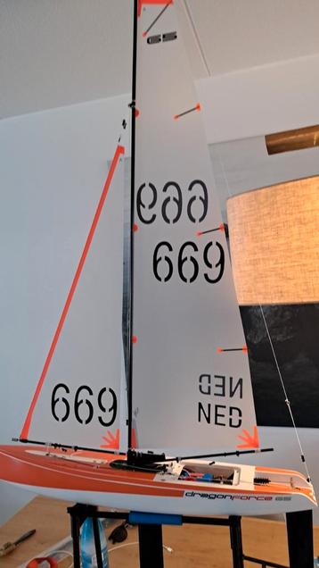 Dragon Force 65 V7 RTR Zeilboot - Vaarklaar! beschikbaar voor biedingen