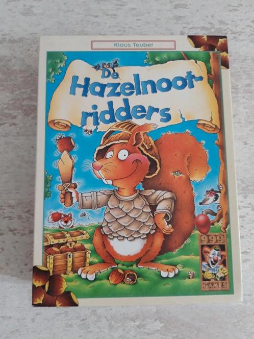 Hazelnoot ridders leuk spel Hazelnootridders, Hobby en Vrije tijd, Gezelschapsspellen | Bordspellen, Zo goed als nieuw, Een of twee spelers