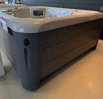 HotSpring Spa Triumph jacuzzi 2 ligplaatsen USA 236 x 188cm, Tuin en Terras, Ophalen, Nieuw, Filter, Vast