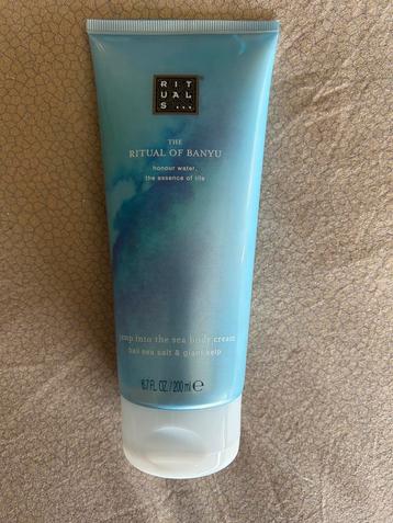 The Ritual of Banyu 200 ml body cream bali sea salt en giant