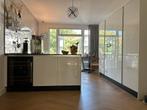 Hoogglans witte Tulp keuken met composiet blad, Huis en Inrichting, Keuken | Complete keukens, Ophalen, Wit, Overige typen, Hoogglans of Gelakt