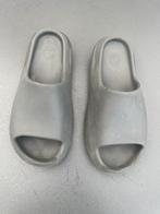 Adidas yeezy slides, maat 39, Overige kleuren, Zo goed als nieuw, Adidas, Ophalen