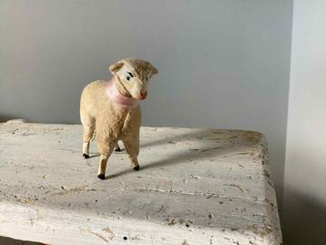 Antieke schaap 8 cm hoog beschikbaar voor biedingen