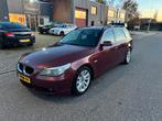 BMW 5-Serie 2.5 I 525 Touring AUT 2005 | PANO | NW APK, Auto's, Automaat, Achterwielaandrijving, Zwart, 2000 kg