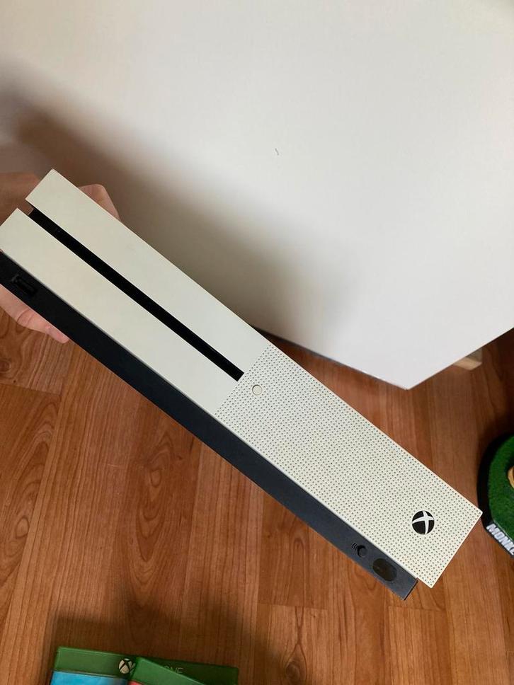 Xbox one S Console met spellen, Spelcomputers en Games, Spelcomputers | Xbox One, Gebruikt, Xbox One S, 500 GB, Met 1 controller