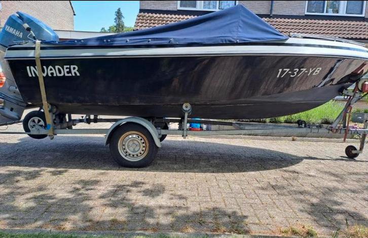 Invader 90pk speedboot, Watersport en Boten, Speedboten, Zo goed als nieuw, 3 tot 6 meter, Benzine, 70 tot 120 pk, Polyester, Buitenboordmotor