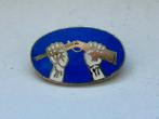 Emaille broche Gebroken Geweer, Verzamelen, Speldjes, Pins en Buttons, Ophalen of Verzenden, Zo goed als nieuw, Overige onderwerpen