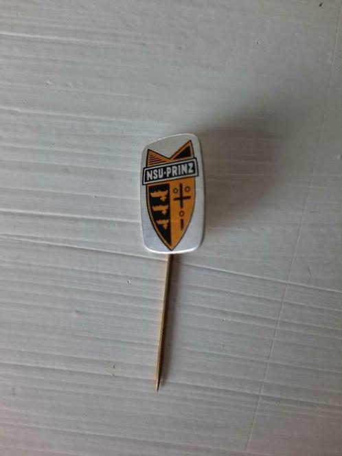 NSU-PRINZ Auto Speldje Speld, Verzamelen, Speldjes, Pins en Buttons, Zo goed als nieuw, Overige onderwerpen, Ophalen of Verzenden