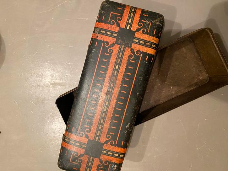 Brocante Koektrommel met Decoratief Ontwerp, Antiek en Kunst, Antiek | Overige Antiek, Ophalen of Verzenden