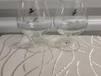 REMY MARTIN glazen op voet, 11 cm hoog (2), Ophalen of Verzenden, Borrel- of Shotglas, Zo goed als nieuw