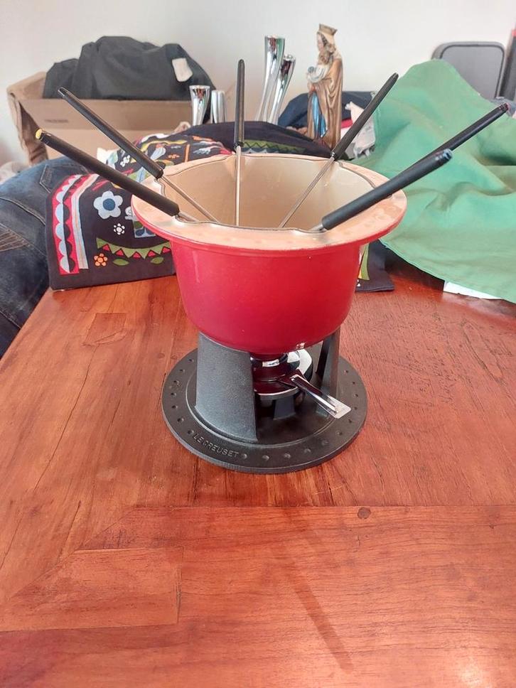 Le Creuset fonduepan Cerise, Huis en Inrichting, Keuken | Keukenbenodigdheden, Gebruikt, Ophalen of Verzenden