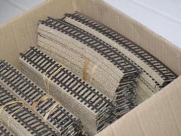  	 Marklin M-rail pakket 50 x 5106 ,24 x 5100 en 12 x 5200 beschikbaar voor biedingen