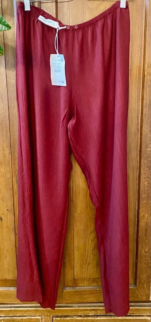 dames flair/flodder broek bordeaux rood Pull&Bear L, Ophalen, Maat 42/44 (L), Nieuw, Pull & Bear