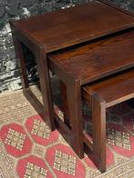 Vintage 70’s set 3 bijzettafels nesting tables heel gaaf!, Huis en Inrichting, Minder dan 45 cm, Gebruikt, Ophalen of Verzenden