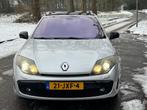 Renault Laguna Estate 2.0 dCi Dynamique Automaat Pano Leder, Auto's, Renault, 4 cilinders, 150 pk, Grijs, Lichtsensor