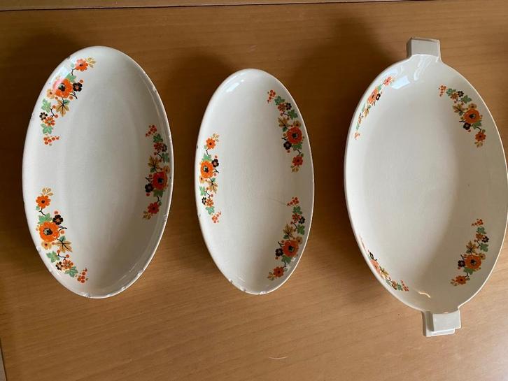 Servies Plateel Oost Indische Kers Petrus Regout, Antiek en Kunst, Antiek | Servies los, Ophalen of Verzenden