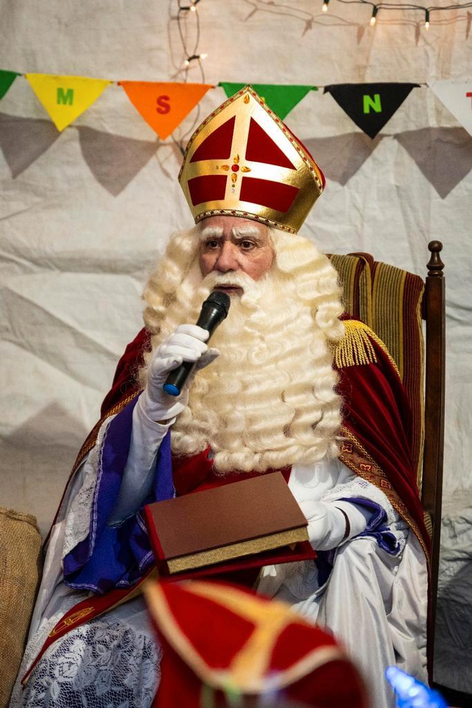 Bezoek Sinterklaas en zijn Pieten, Diversen, Sinterklaas, Ophalen