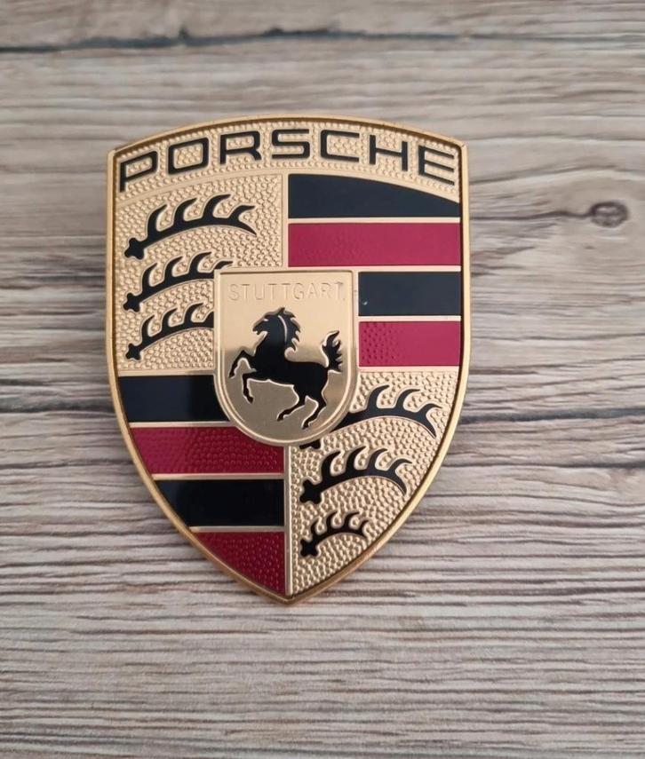 Officiële Porsche embleem voor de kofferklep of motorkap van, Verzamelen, Speldjes, Pins en Buttons, Zo goed als nieuw, Speldje of Pin