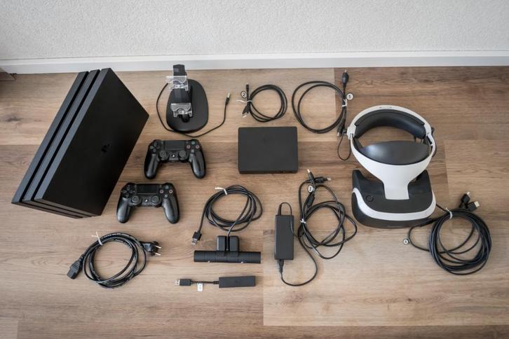 Playstation 4 Pro + 2 controllers + PS VR-Headset, Spelcomputers en Games, Spelcomputers | Sony PlayStation 4, Gebruikt, Pro, 1 TB