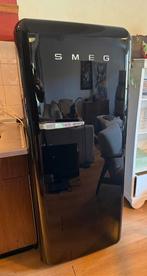 SMEG koelkast ijskast zwart met vriesvak, Ophalen, 200 liter of meer, Zo goed als nieuw, 140 tot 160 cm
