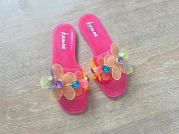 Unieke roze slippers met bloemen en glitters!  beschikbaar voor biedingen