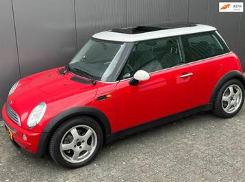 Mini Mini 1.6 Cooper collectors item 94000km, Auto's, Voorwielaandrijving, Gebruikt, 4 cilinders, 4 stoelen