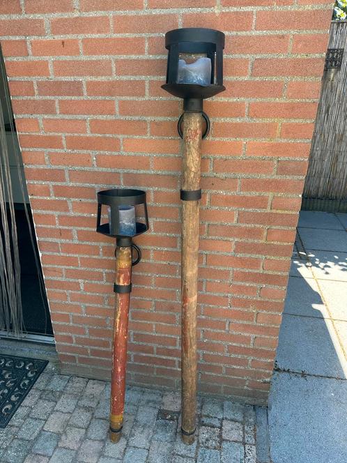 Twee hangende kasteel kandelaren met kaars, Huis en Inrichting, Woonaccessoires | Kandelaars en Kaarsen, Kandelaar, 75 cm of meer