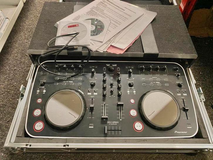 Pioneer DDJ Ergo DJ Controller met flightcase, Muziek en Instrumenten, Dj-sets en Draaitafels, Gebruikt, Dj-set, Pioneer, Ophalen of Verzenden