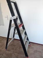 Altrex Taurus Trap - 4 Treden, Doe-het-zelf en Verbouw, Ladders en Trappen, Ophalen