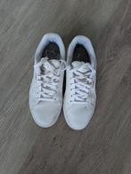 Puma witte sneakers. Bijna nieuw. 38, Ophalen of Verzenden, Zo goed als nieuw, Wit, Sneakers of Gympen