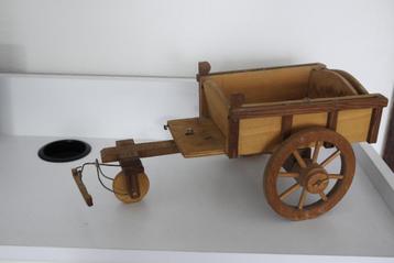 houten karretje mini leuk voor bij poppenhuis enz beschikbaar voor biedingen