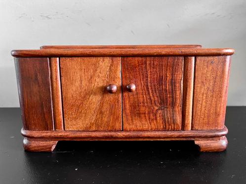 Minituur Dressoir Kast van Hardhout, Verzamelen, Poppenhuizen en Toebehoren, Ophalen