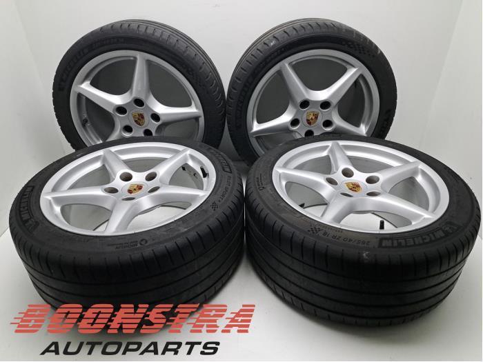 Sportvelgenset + banden van een Porsche 911, Auto-onderdelen, Banden en Velgen, Personenwagen, Gebruikt, 3 maanden garantie, Ophalen of Verzenden