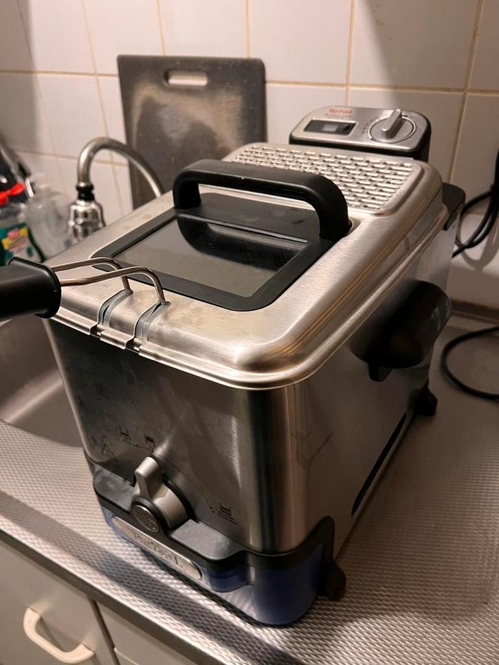 Tefal Friteuse - Zo goed als nieuw! Een keer gebruikt, Witgoed en Apparatuur, Frituurpannen, Zo goed als nieuw, 2 tot 3 liter