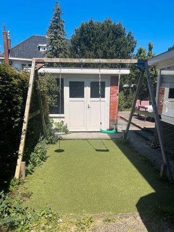Kinderschommel voor in tuin incl attributen beschikbaar voor biedingen