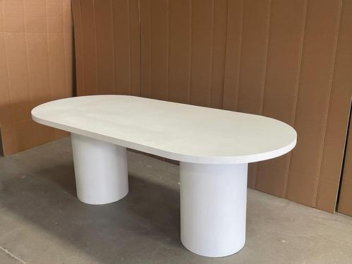 Japandi organische eettafel beton ciré wit, Huis en Inrichting, Tafels | Eettafels, Nieuw, 100 tot 150 cm, 200 cm of meer, Vijf personen of meer