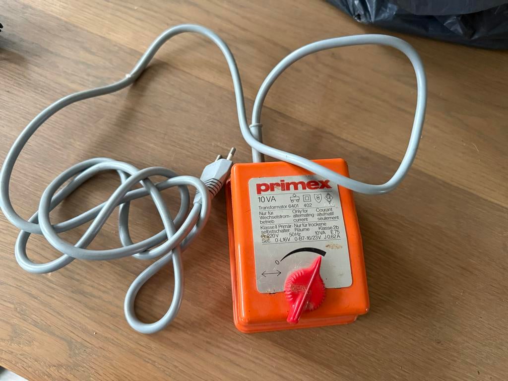 Twee elektrische treinen sets jaren 80, Hobby en Vrije tijd, Gelijkstroom of Wisselstroom, Analoog, Ophalen, Overige merken