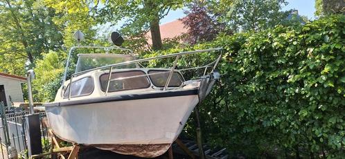 Kajuitboot / opknapper, Watersport en Boten, Motorboten en Motorjachten, Gebruikt, Polyester, 6 tot 9 meter, Benzine, Ophalen