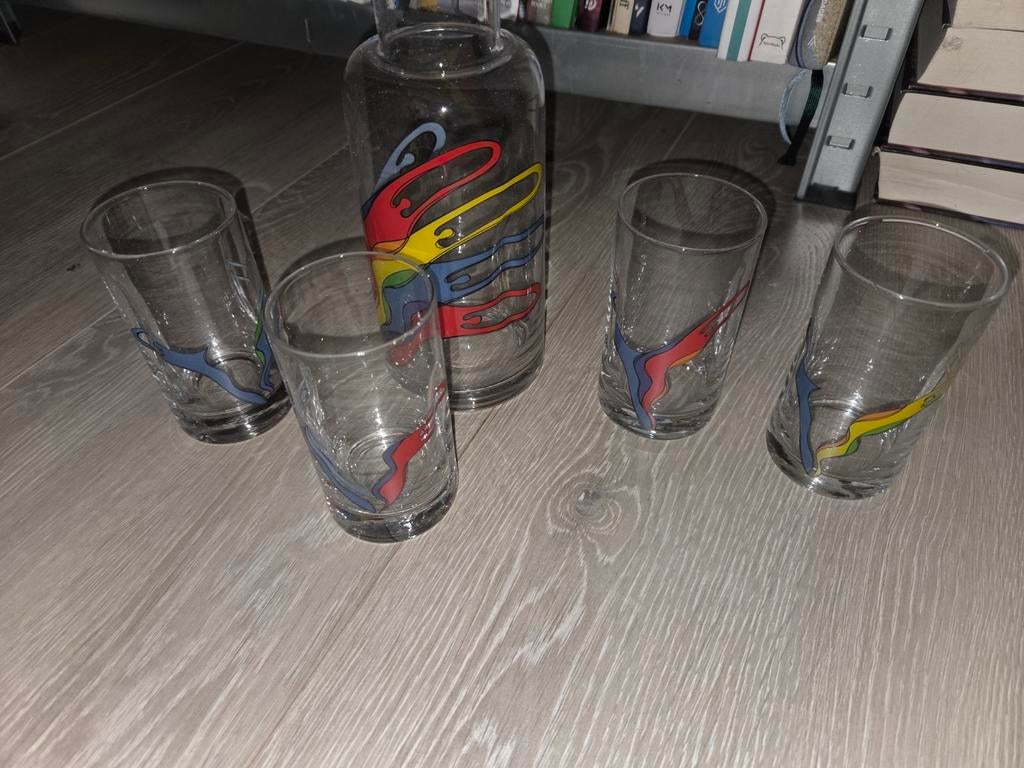 Artihove - Box met 4 glazen en fles, Antiek en Kunst, Kunst | Designobjecten, Ophalen of Verzenden